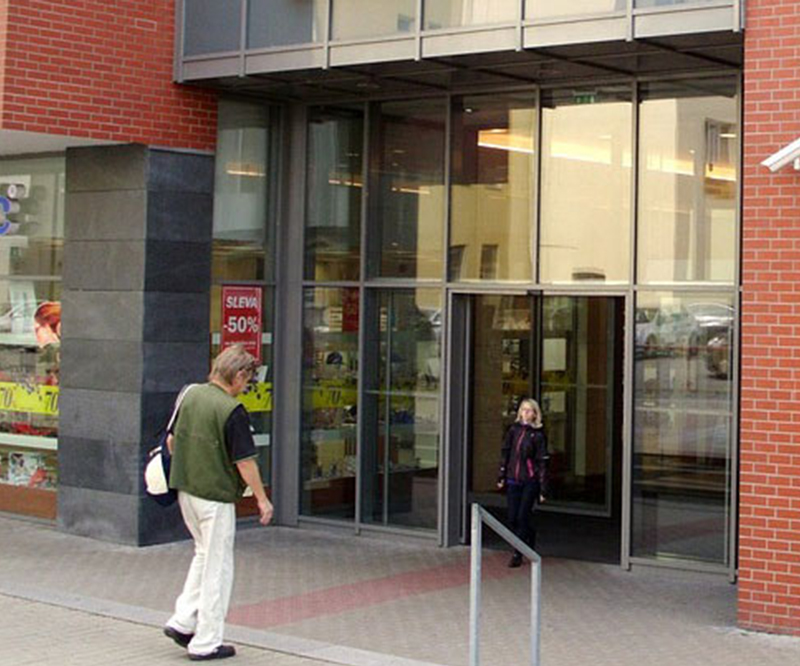 Alışveriş Merkezi Fotoselli Kapı